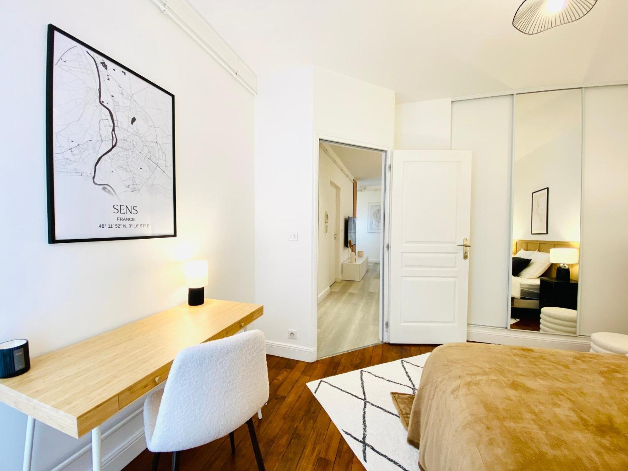 Le Subtil - Best Keys - Elegance & Confort - 2 Chambres Separees - Lit Queen Size - Smart Tv Netflix - Entre Gare & Centre Ville - A 1H De Paris - Wifi Fibre - Check-In Autonome Sens Bagian luar foto