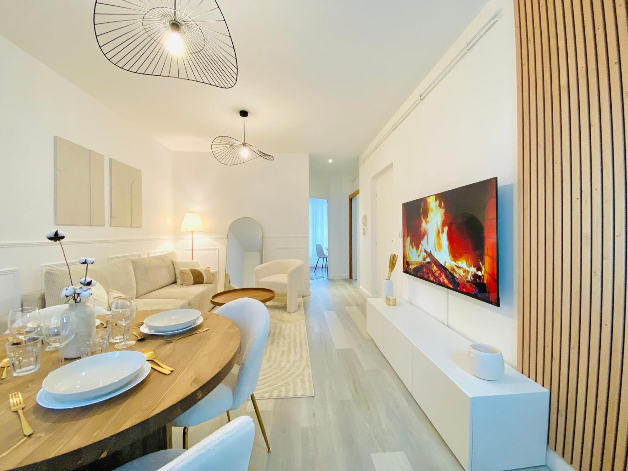 Le Subtil - Best Keys - Elegance & Confort - 2 Chambres Separees - Lit Queen Size - Smart Tv Netflix - Entre Gare & Centre Ville - A 1H De Paris - Wifi Fibre - Check-In Autonome Sens Bagian luar foto